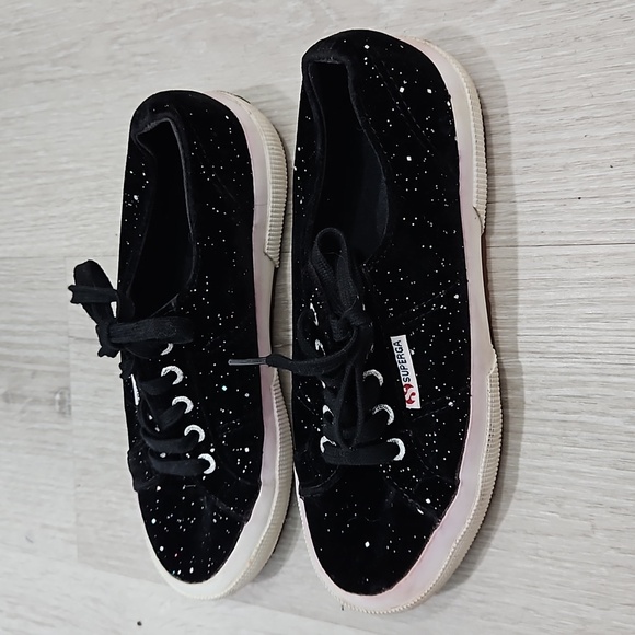 Superga Woman's Round Toe Sneaker Shoes Size 6 - Picture 1 of 10